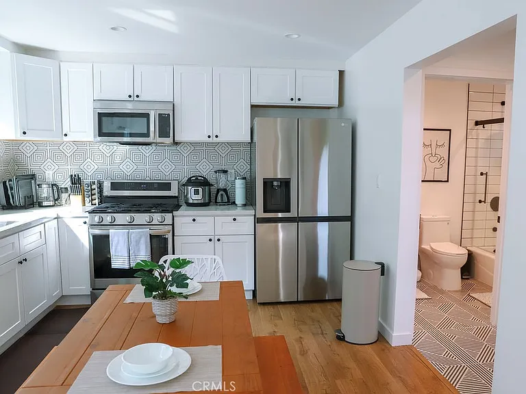 1219 N Alexandria Ave — Photo 19