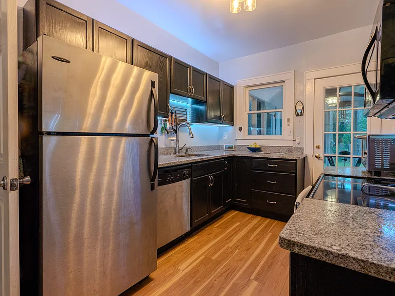3577 Westminster Ave — Photo 11