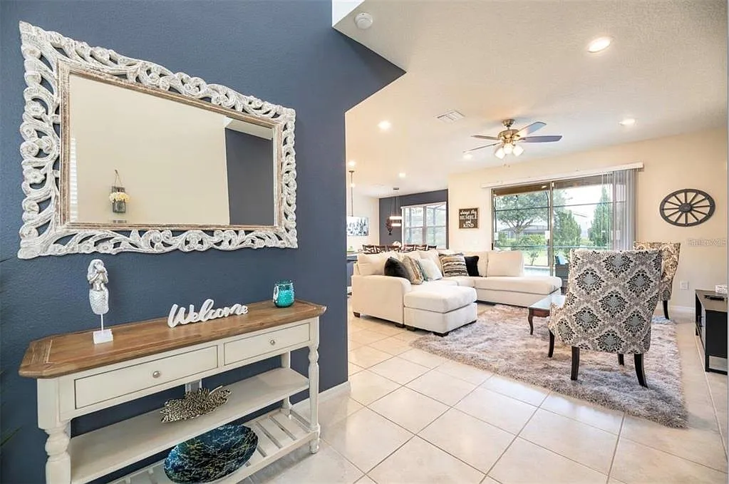 5 bed, 4.0 bath, 2492 sqft, $3,750 — Photo 3