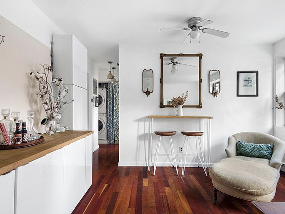 3rd image of 149 Lafayette Ave APT 1B