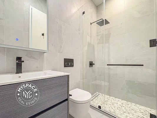 Rented by MySpaceNYC | media 8