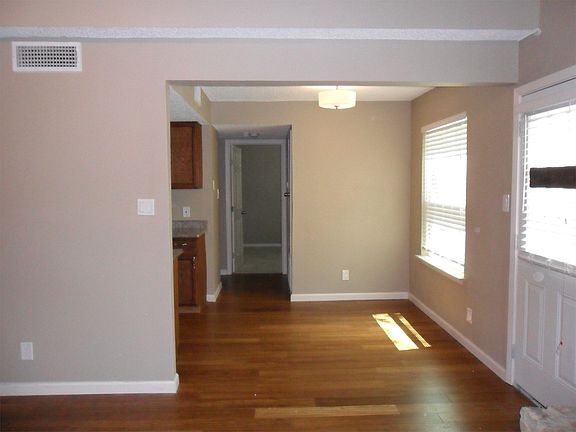 4th image of 7429 Onion Creek Dr