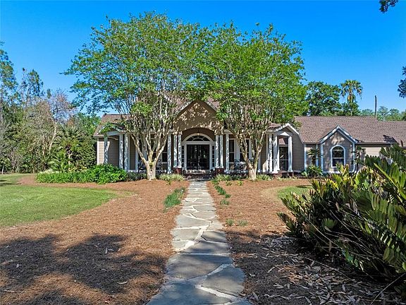 2nd image of 6037 Lake Erie Rd