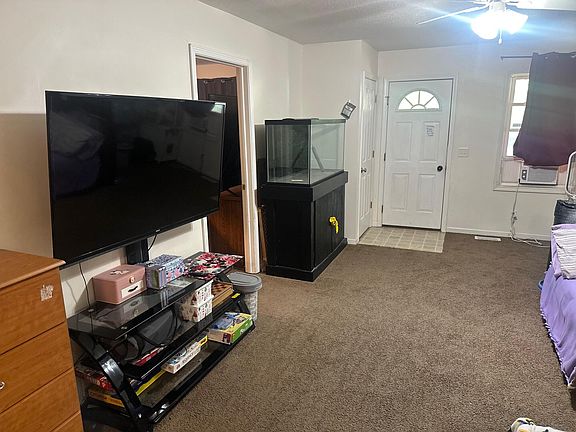 3rd image of 2883 Austin St