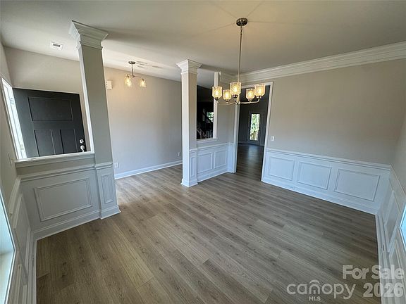 5th image of 1546 Autumn Ln #119