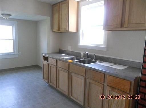 4th image of 623 W Norman Ave