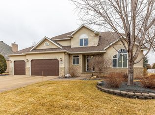 2678 Meadow Creek Cir S, Fargo, ND 58104