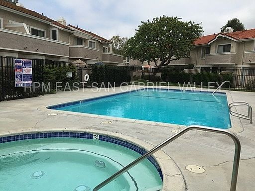 2nd image of 1519 Seneca Dr