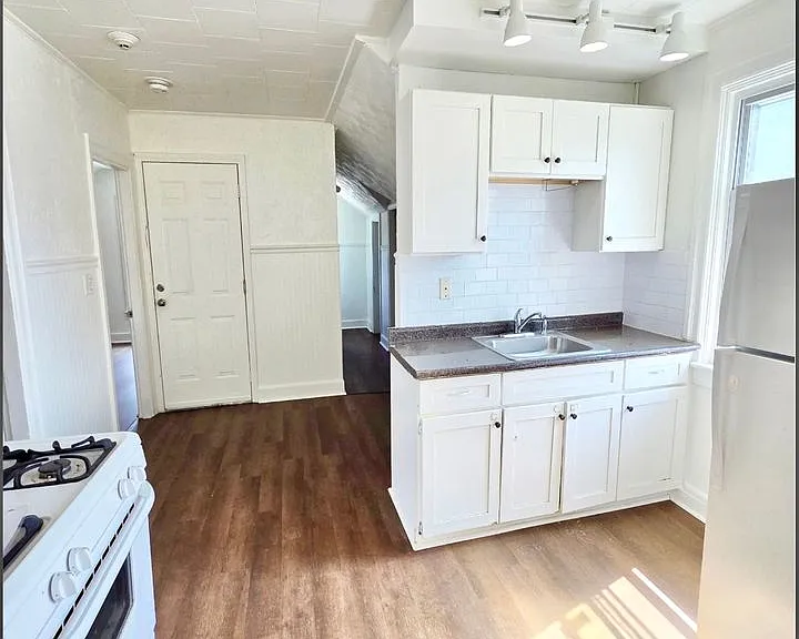 79 Hamlet Avenue — Photo 15