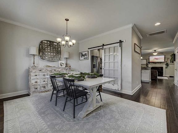 4th image of 3122 Oakwood Hills Ln