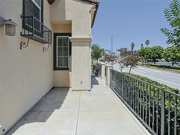 4th image of 233 Camphor Pl
