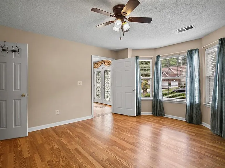 2224 Eagles Nest Cir — Photo 4