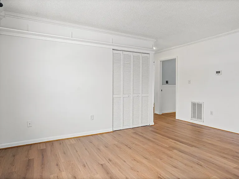 25A Pine Ln #6 — Photo 4