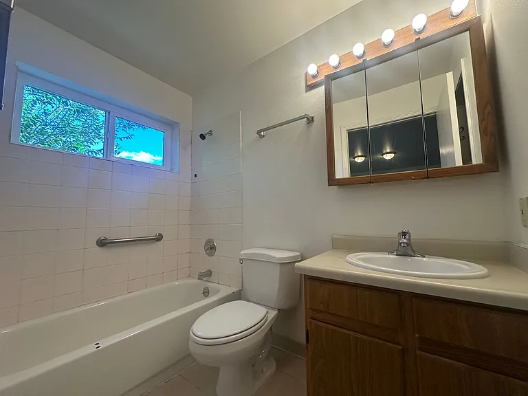 Parkview Villas & Apts — Photo 4