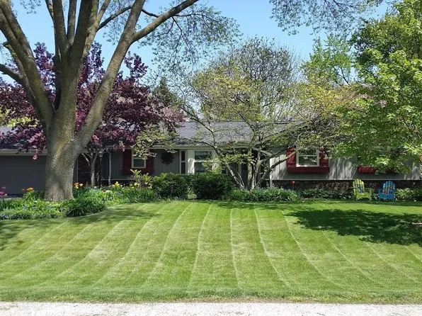 9420 N Maura Ln, Brown Deer, WI 53223