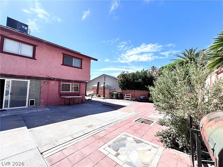 5009 Mesa View Dr — Photo 35