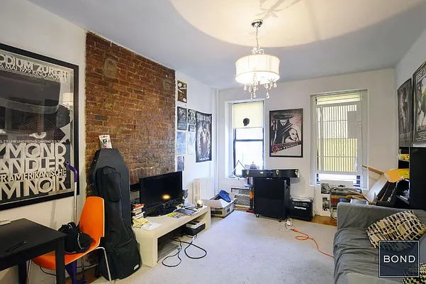 Rented by Bond New York | media 2