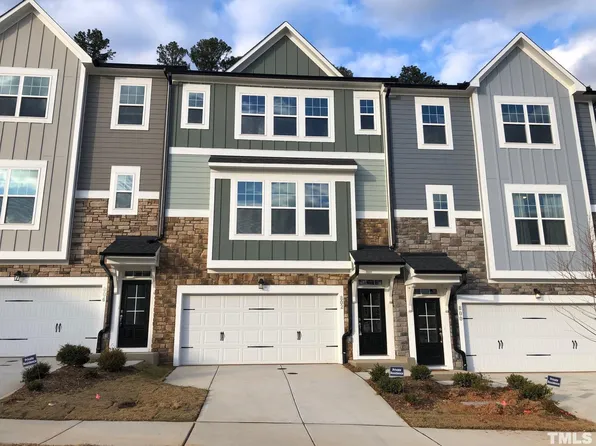 802 Emerald Mine Dr, Raleigh, NC 27615
