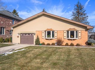 4642 Linden Ave, Glenview, IL 60025