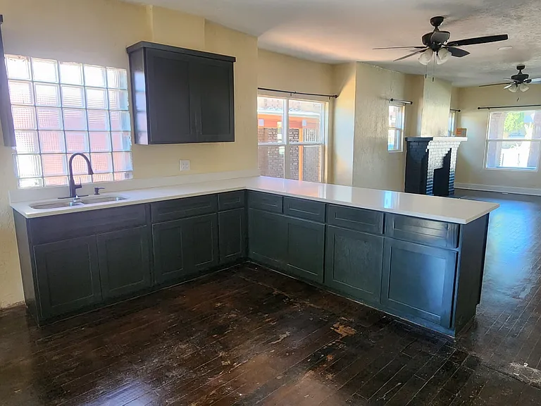 3312 Montana Ave — Photo 9