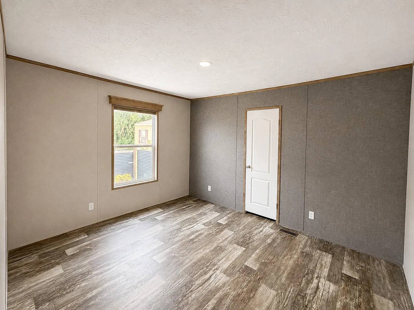 3 bed, 1040 sqft, $1,550 — Photo 4