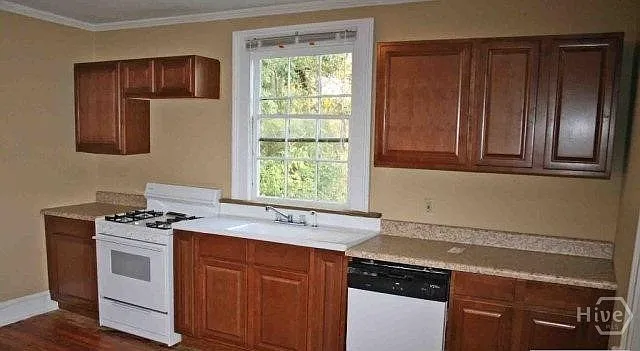 1085 Macon Hwy #B — Photo 5