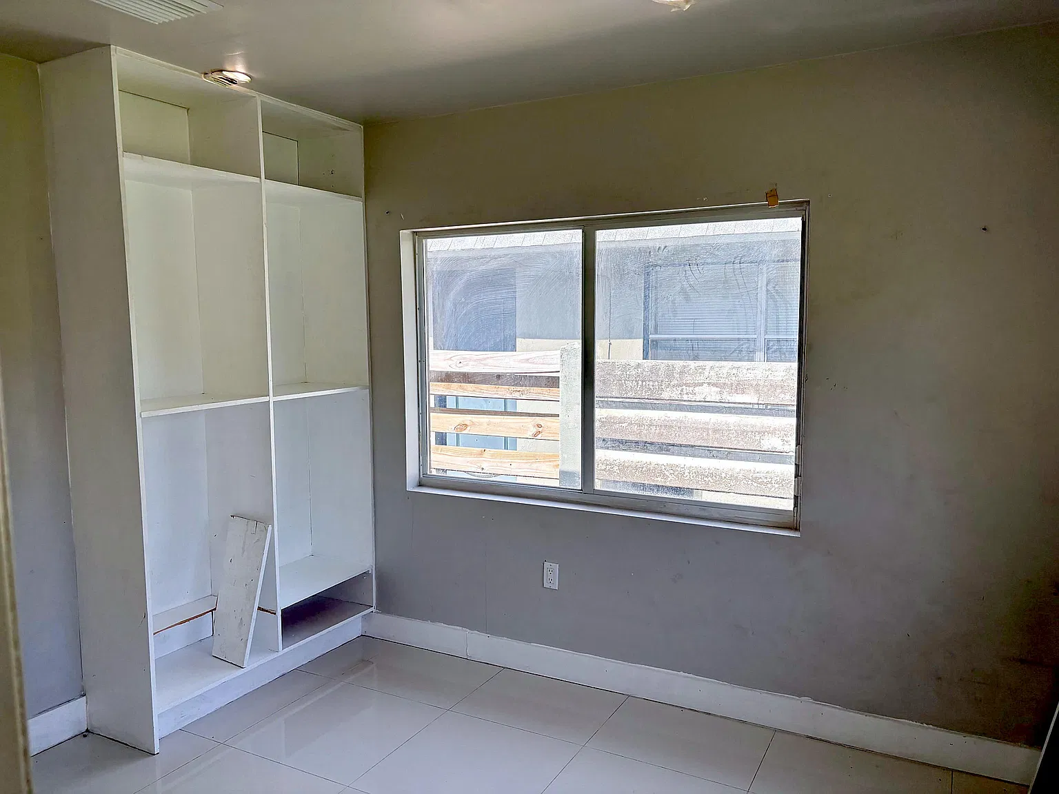 4 bed, 2.0 bath, 2504 sqft, $3,000 — Photo 3