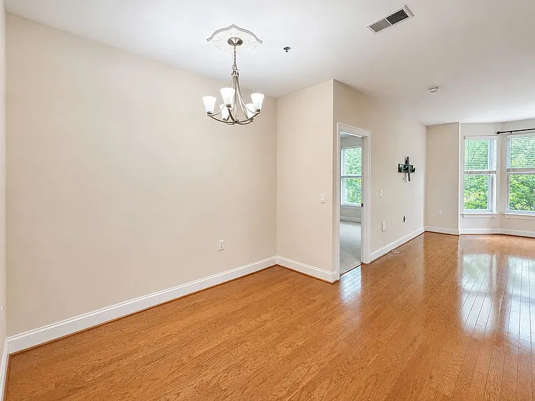 38 Maryland Ave #335 — Photo 10