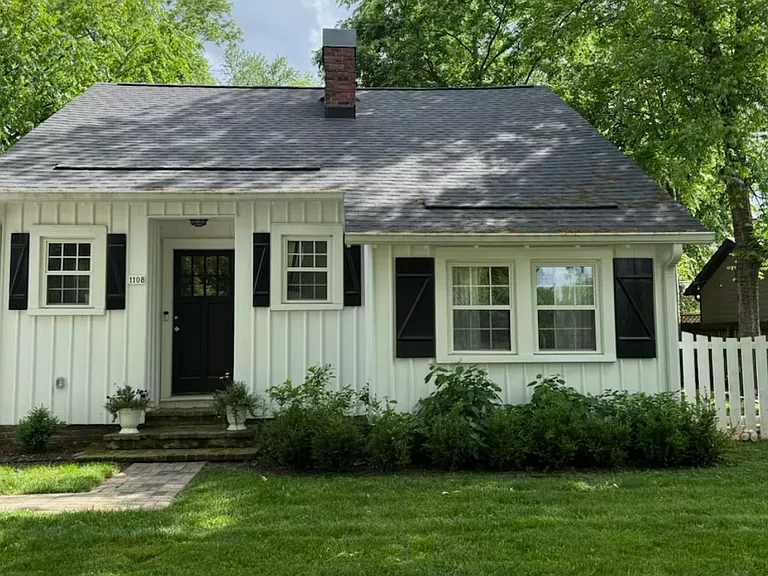 1108 E Vine St — Photo 1
