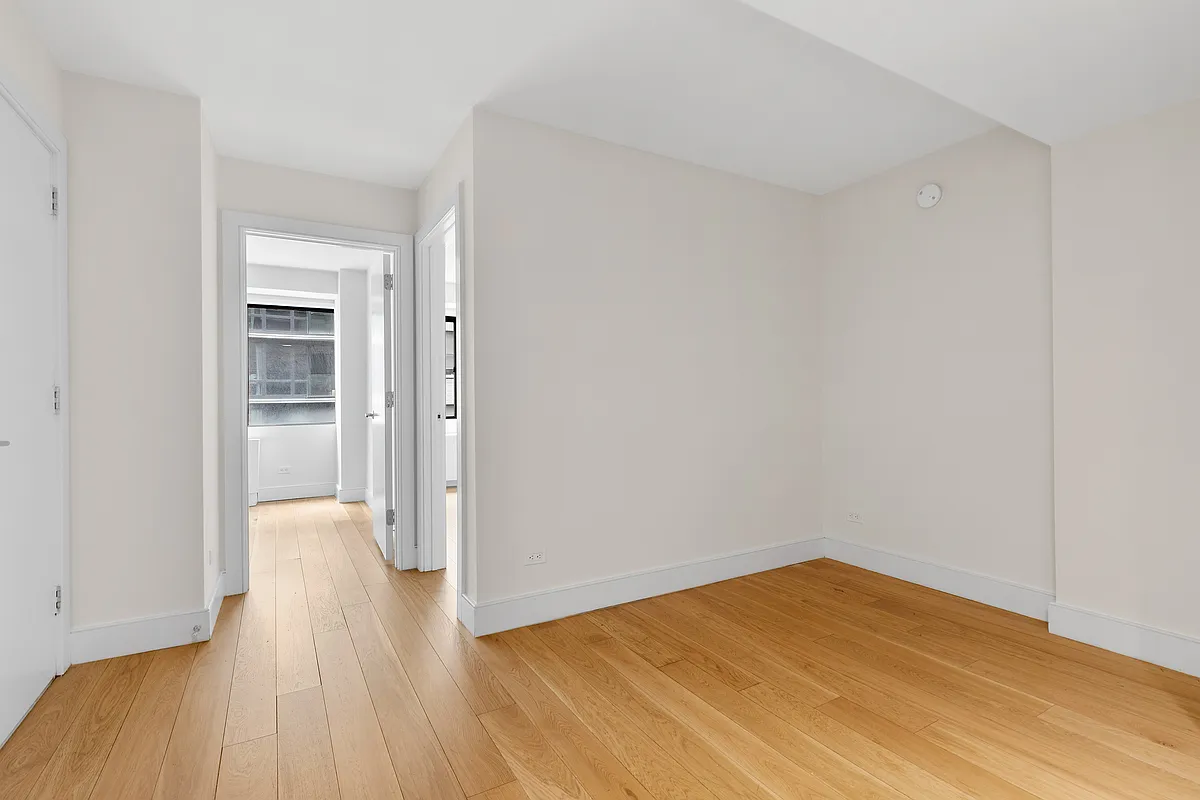230 East 44th Street 4H