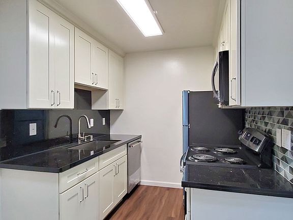 3rd image of 1582 Albatross Dr #4
