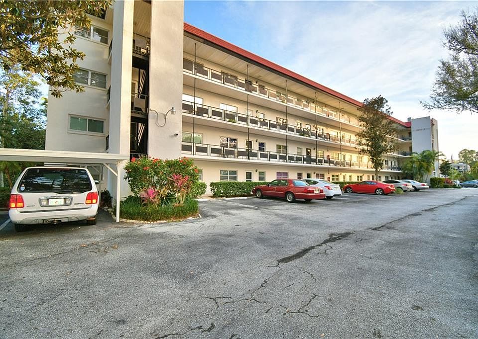 1st image of 200 El Camino Dr APT 204