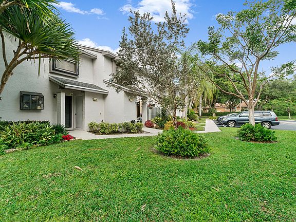 5th image of 3347 Carambola Cir S #2418