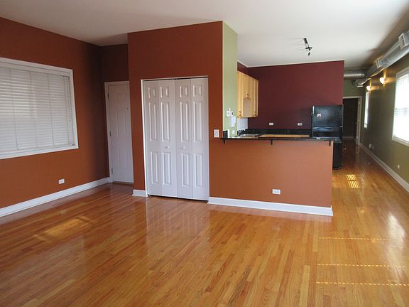 3rd image of 2410 W Flournoy St APT 3