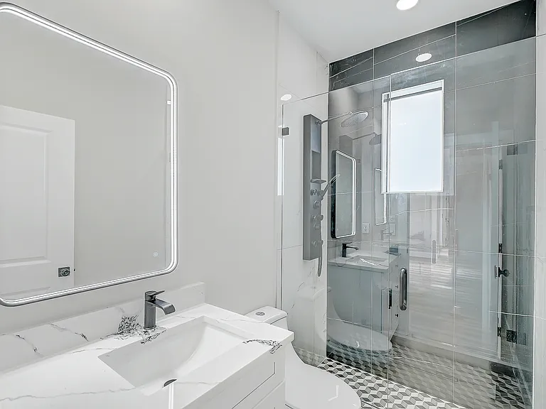 1019 Cedartree Ave — Photo 16