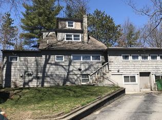 488 Sunderland Rd, Worcester, MA 01604