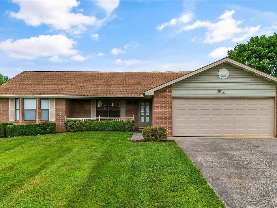 1st image of 426 Woods View Cir