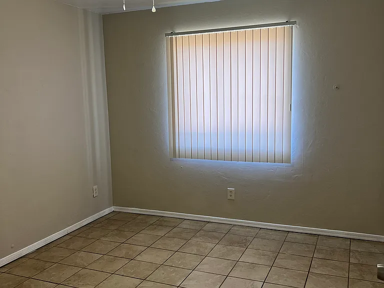 113 W Corona Rd #2 — Photo 20