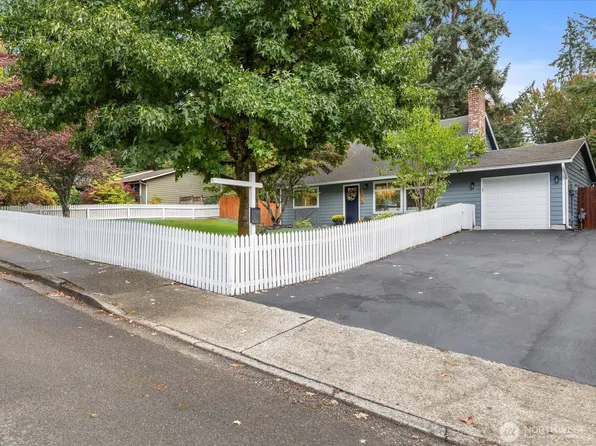 20815 23rd Avenue W, Lynnwood, WA 98036