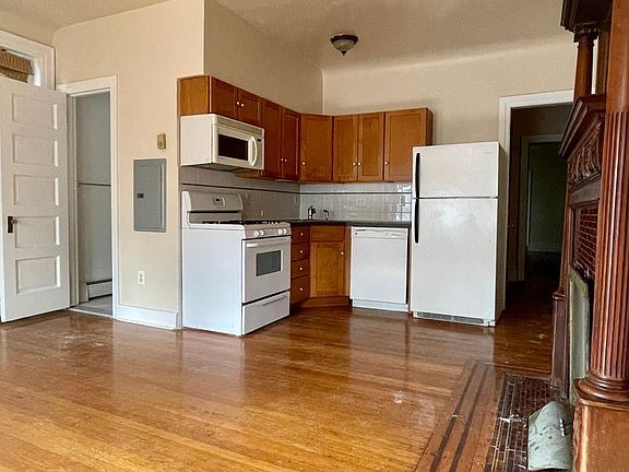 4th image of 1011 S 46th St Floor 2