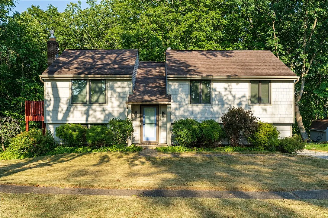 144 Ridgeview Dr photo 1