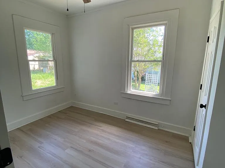 607 Glasgow Rd — Photo 10