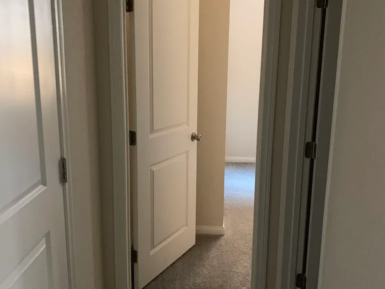 933 Kimbark Ave — Photo 12