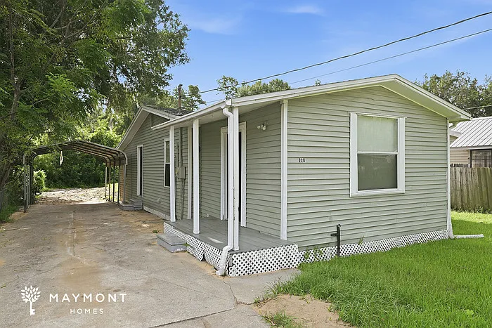 4 bed, 1.0 bath, 1120 sqft, $1,595 — Photo 3