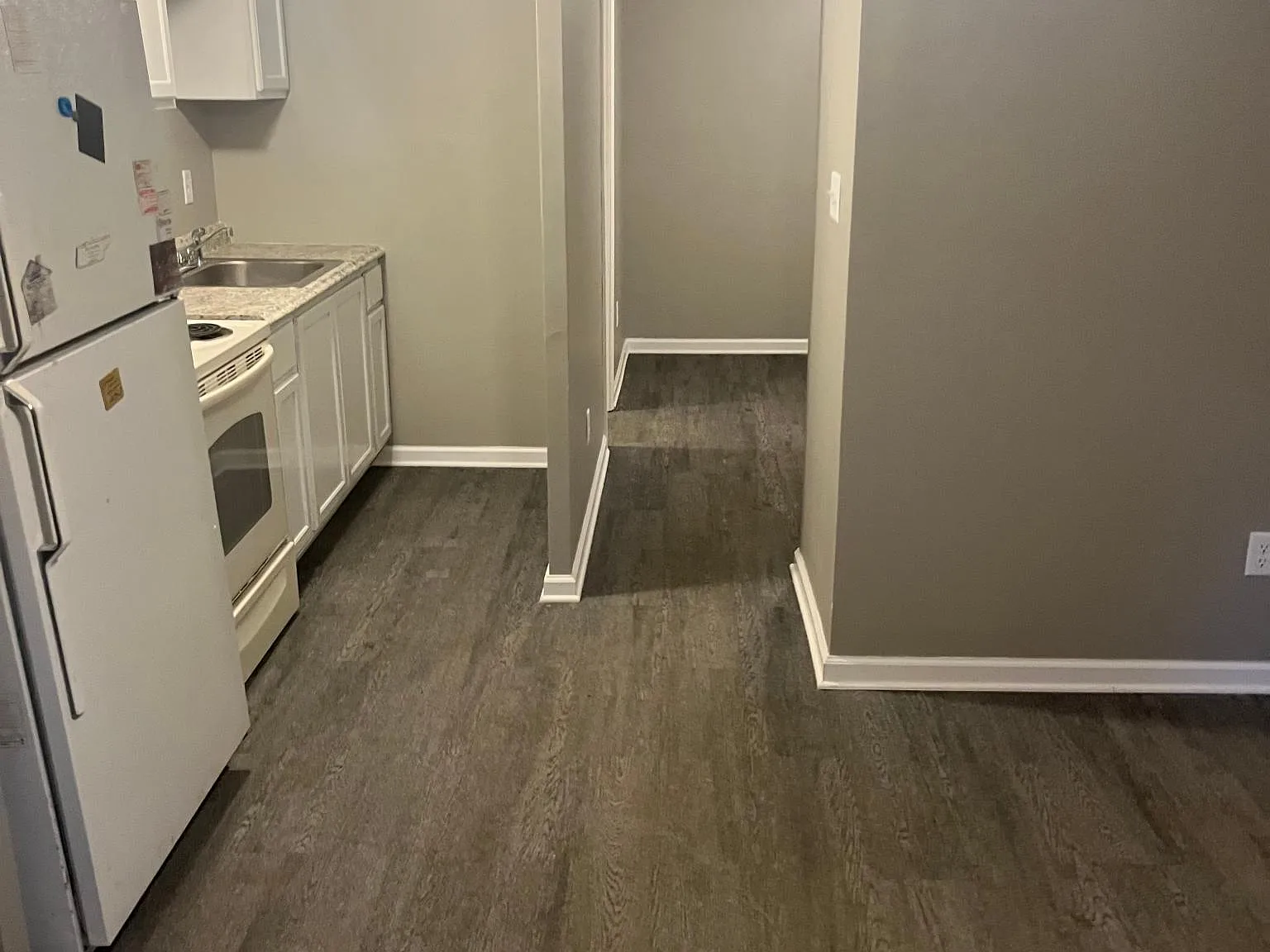 1 bed, 400 sqft, $950 — Photo 4