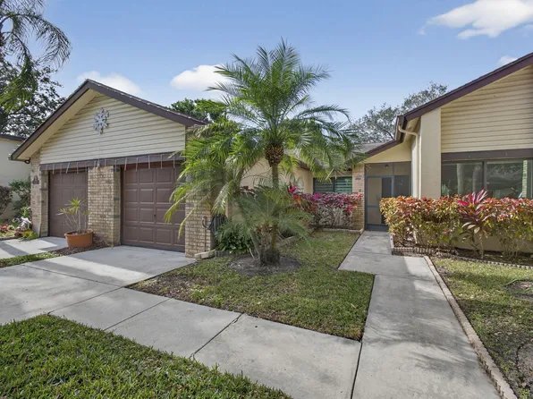 160 Ramblewood Circle, Royal Palm Beach, FL 33411