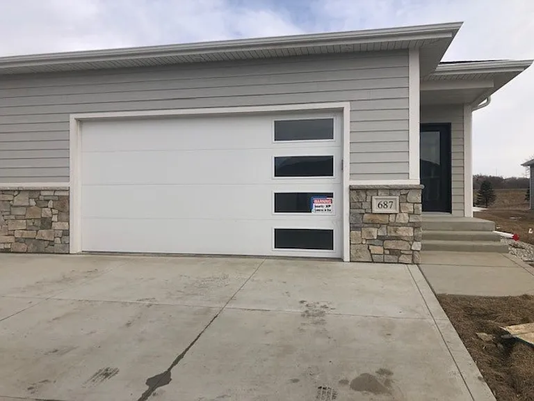 687 Prairie Blvd — Photo 4