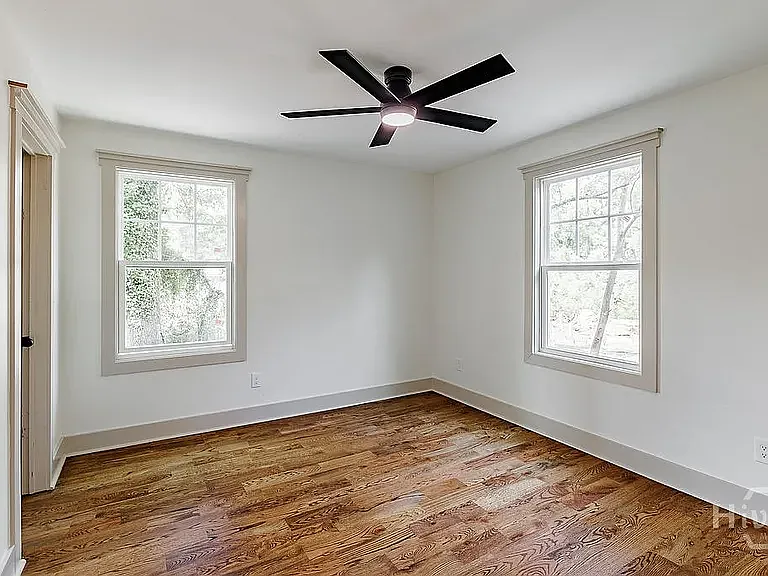 325 Stokes St — Photo 14