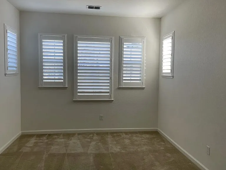 2744 Chardonnay Ln — Photo 17