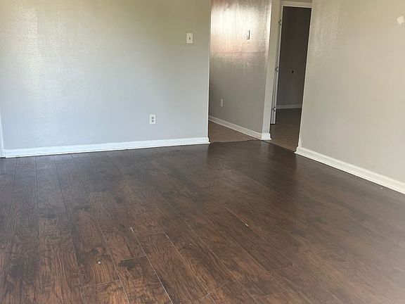3rd image of 6934 Berkley Dr